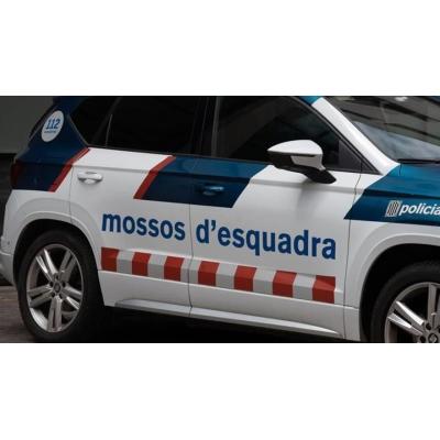 Detenido un hombre acusado de empujar a su pareja desde un cuarto piso en Barcelona