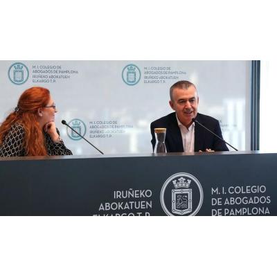 Lorenzo Silva: “Además del novelista, tengo sentado en mi hombro al abogado cuando escribo”