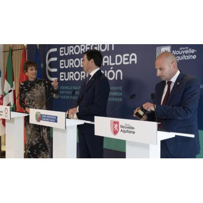 Pradales reivindica la colaboración interterritorial en un contexto mundial en el que "se acumulan crisis y guerras"