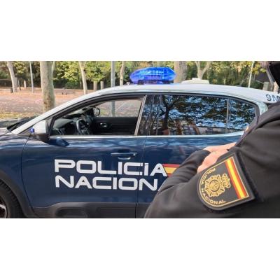 Detenido por intentar lanzar un petardo al interior de un comercio de Pamplona y agredir a un agente