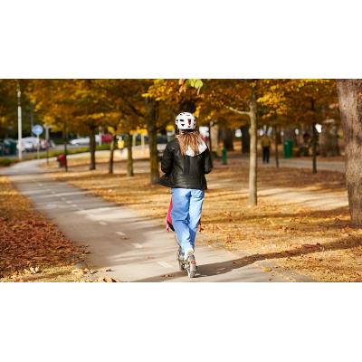 Una mujer de 41 años años, arrollada por una furgoneta cuando circulaba con su patinete en Burlada