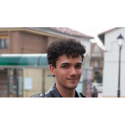 Iker Del Ollo, alumno del taller de jardinería de Ilundain: “Llegué bastante mal y ahora estoy centrado y con empleo”