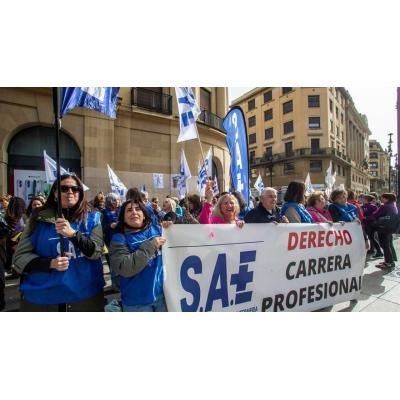 Salud se compromete a pagar la deuda de la carrera profesional a los sanitarios de los niveles C y D