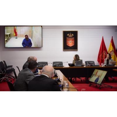 Silencio ante las preguntas y distintos tonos según el grupo: la incómoda sesión de Koldo ante el Parlamento de Navarra