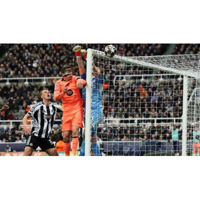 El Barça saca petróleo de St. James' Park