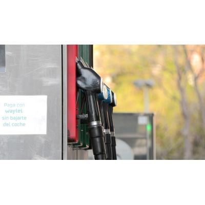 El diésel se dispara un 14% y la gasolina casi un 8% por el conflicto en Oriente Próximo