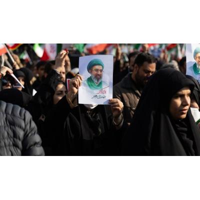 El nuevo líder supremo de Irán ordena mantener el bloqueo de Ormuz para presionar a los "enemigos"