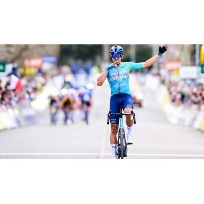 Victoria colombiana en la sexta etapa de la París-Niza con protagonismo navarro
