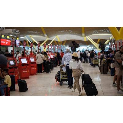 Víctimas de la agencia investigada por estafa en Pamplona: “Se enteraron de que sus billetes estaban cancelados en la cola para subir al avión”