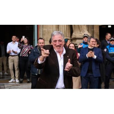 Asiron mete la pata y no la saca