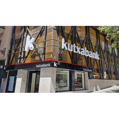 Kutxabank supera los objetivos del plan estratégico para 2025 y adelanta un año metas de negocio