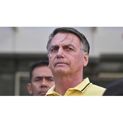 Bolsonaro es trasladado a un hospital tras sentirse mal en la cárcel