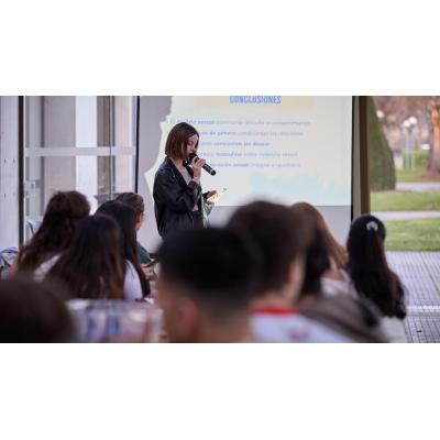 Estudiantes y docentes de la UPNA abordan el consentimiento sexual en la juventud universitaria