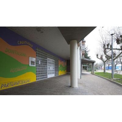 Sustitución de las carpinterías exteriores del Centro Comunitario de Ermitagaña