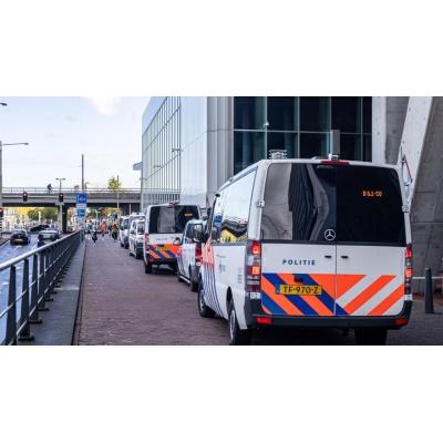 Un ataque con un explosivo contra una escuela judía en Ámsterdam deja daños leves