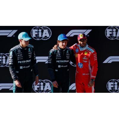 Antonelli firma una pole histórica y Russell reina al esprint en China