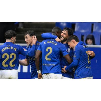 El Oviedo vuelve a ganar al Valencia y sigue vivo