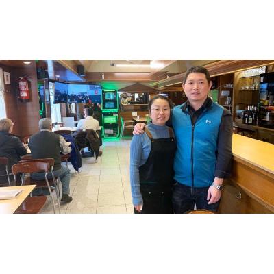 "Lo que más nos piden es la gamba y el torrezno": el bar de Pamplona que va como un avión