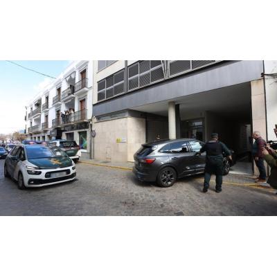 Los hermanos detenidos por la muerte de Francisca Cadenas llegan al juzgado entre gritos de 'asesinos'