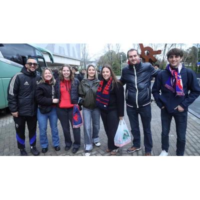 En fotos | Parte de la afición de Osasuna pone rumbo a Donosti