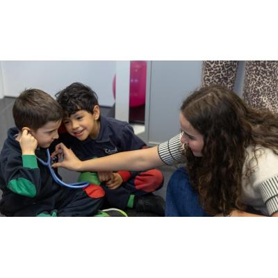 Gasas y RCP: la salud entra en las aulas de Infantil