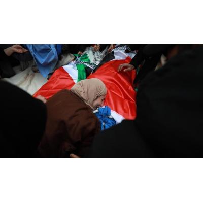 Las fuerzas israelíes matan a una familia en Cisjordania alegando una "amenaza"