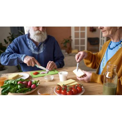 Una alimentación adaptada a la tercera edad, clave para un envejecimiento saludable