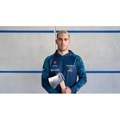 Iker Vicente: "Mi motivación es llegar a ser el mejor aizkolari de la historia, y es muy difícil"