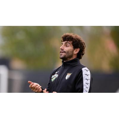 Un gol de Manu Vila cerca del final da un punto vital al Tudelano