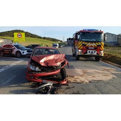 Dos hombres trasladados tras una colisión frontal entre dos coches en la NA-6030 en Tafalla