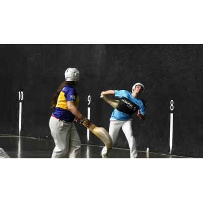En imágenes: Helena Barrenetxea y Arai Lejardi, finalistas del Euskotren Women Winter Series de Durango al derrotar a Ihart-Maia