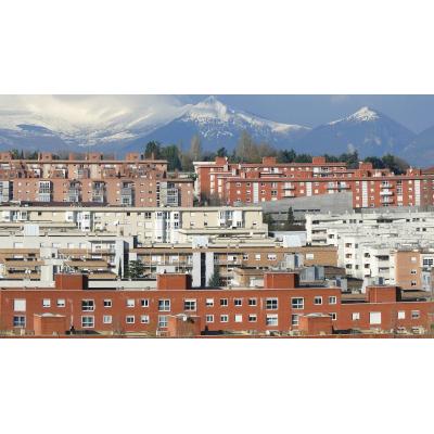 Denunciado en Mendillorri un hombre de 58 años por disparar en la vía pública a una diana con una carabina