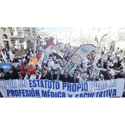 Los médicos vuelven a la huelga este lunes sin horizonte de un acuerdo con Sanidad