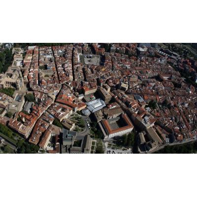 El precio de la vivienda en el Casco Antiguo sube un 50% y el alquiler el 63% en las últimas dos décadas