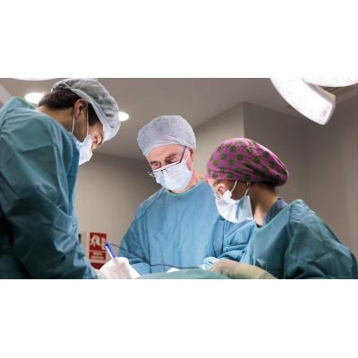 Un circuito quirúrgico de la Clínica Universidad de Navarra permite extirpar el cáncer de piel no melanoma