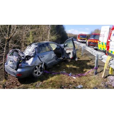 Agente de Guardia Civil que auxilió a la accidentada en Areso: "Quedó al borde de un terraplén de 30 metros"