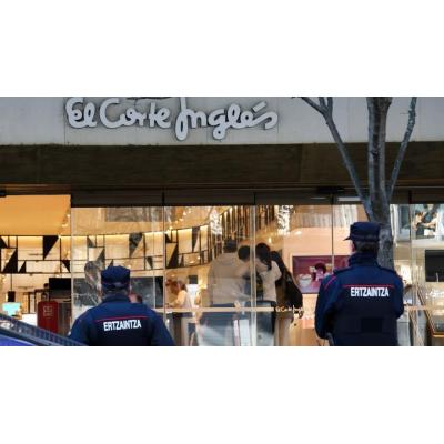 Piquetes se concentran frente al El Corte Inglés de Bilbao