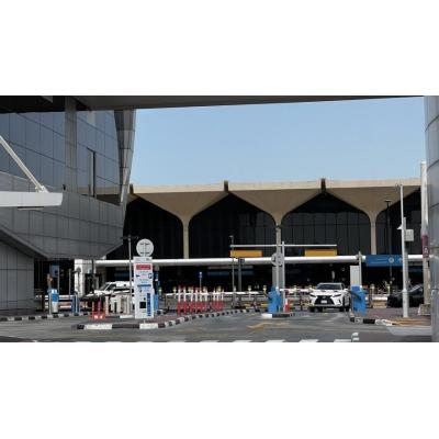 Emiratos Árabes Unidos cierra su espacio aéreo ante una nueva oleada de ataques iraníes