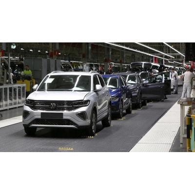 El paro en Volkswagen Navarra: unos 100 coches perdidos y denuncias por vulneración del derecho a la huelga