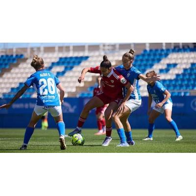 Detienen un partido de la Liga F al aparecer un excremento en el césped
