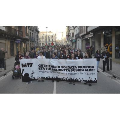 Notable participación en la manifestación de la tarde en Tafalla