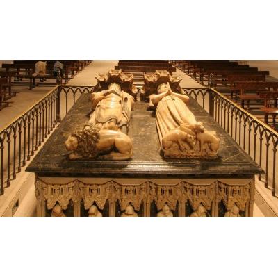 El Gobierno de Navarra declara Bienes de Interés Cultural el sepulcro de Carlos III y Leonor de Castilla y la caja del corazón de Carlos II y su contenido