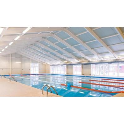 Veintidós menores afectados por una mezcla accidental de productos tóxicos en una piscina de Rubí