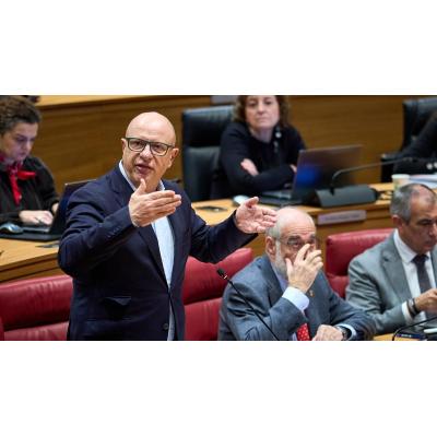 El consejero Gimeno reducirá su actividad durante "unos días" para someterse a una intervención quirúrgica