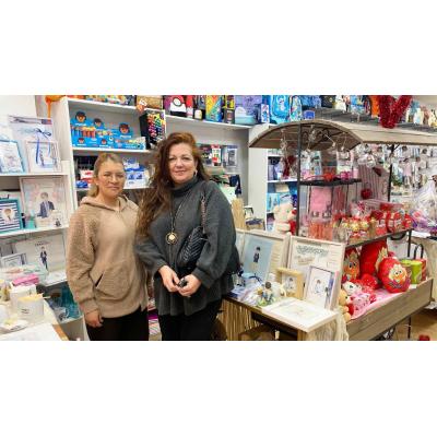 La espectacular tienda de color y sorpresas de Pamplona que cumple un año: “Hay cosas hasta para señoras de 105 años”
