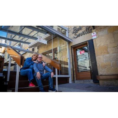 Una fiesta para celebrar los 60 años del bar Sevilla