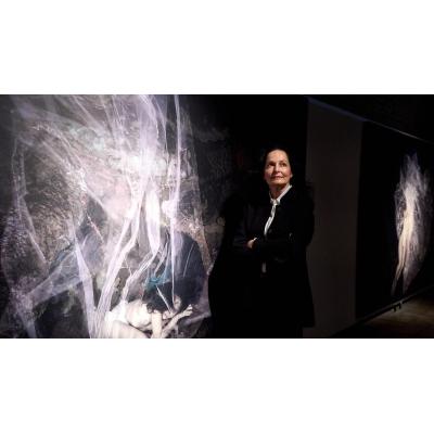 Isabel Muñoz invita a explorar la belleza submarina en el Pabellón de Mixtos de Pamplona