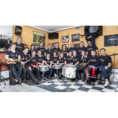 Motxila21 celebra este sábado sus 21 años de vida con un concierto en la plaza Consistorial