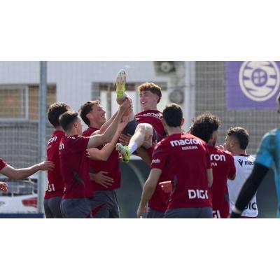 Víctor Muñoz, a la selección: fotos del entrenamiento de Osasuna en Tajonar