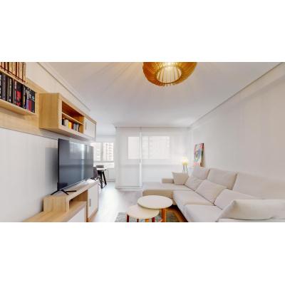 El piso que se vende ya amueblado, muy luminoso y listo para entrar a vivir en Pamplona